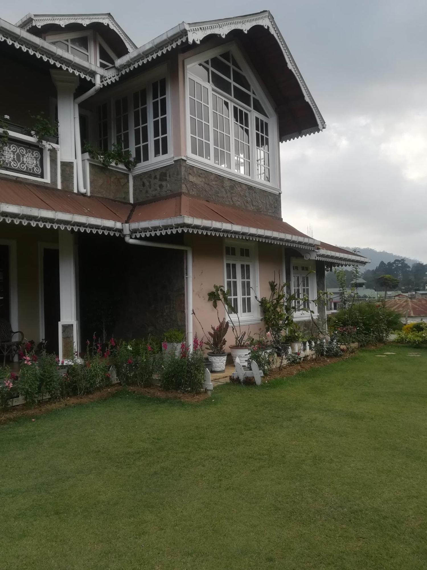 Appartamento Royal Wattles Nuwara Eliya Esterno foto